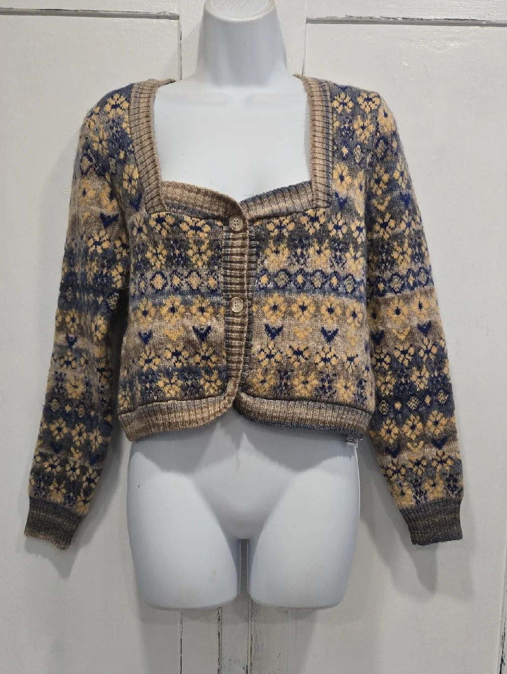 ZARA JACQUIRD CARDIGAN SWEATER.. SIZE SMALL.. #7960 - Picture 2 of 7